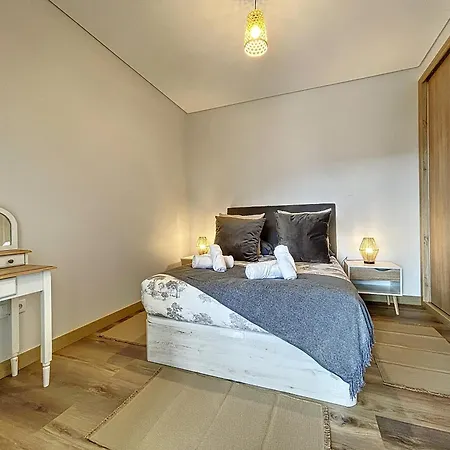 Figueiras House By Atlantic *